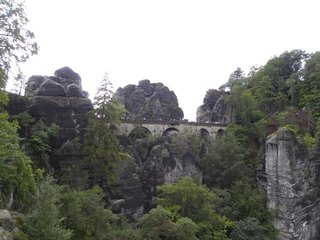 Szwajcaria Saska - Bastei, Wiszące mosty nad Łabą